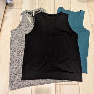 Athleta Tank Top Bundle Like New S M